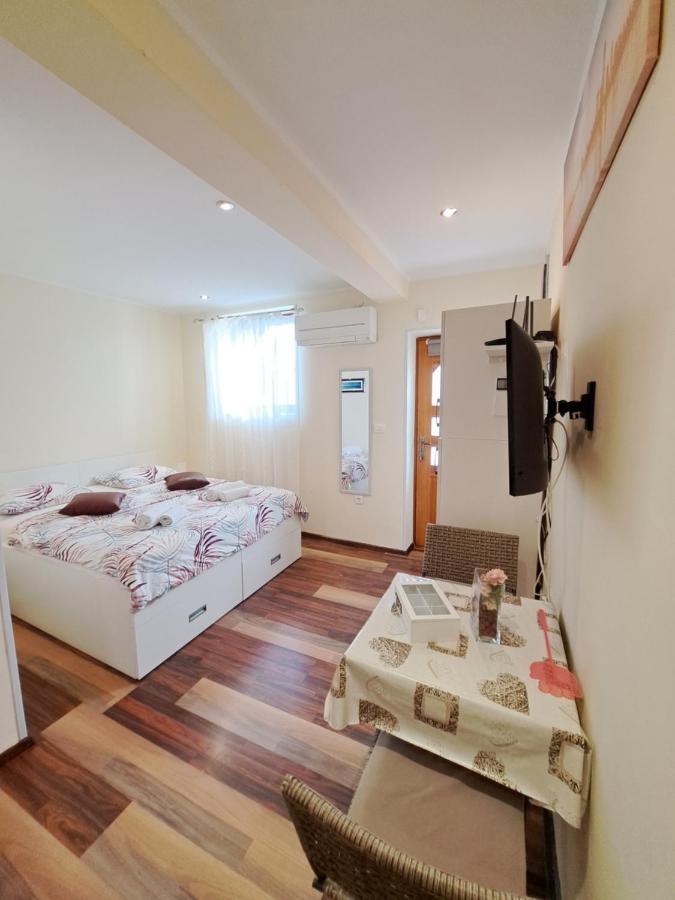 Meressa Nina&Leo Studio Apartments Новиград Экстерьер фото