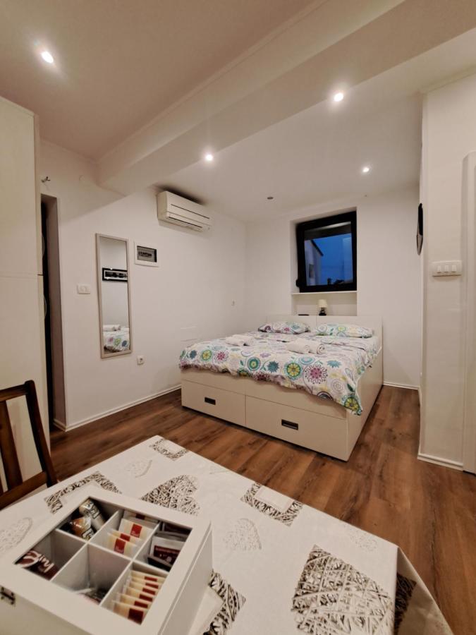 Meressa Nina&Leo Studio Apartments Новиград Экстерьер фото