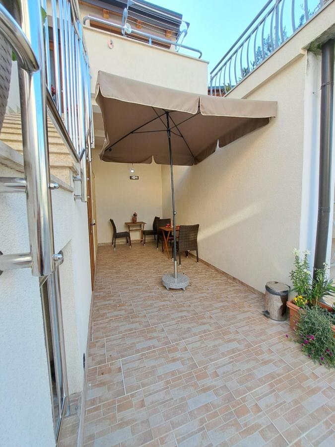Meressa Nina&Leo Studio Apartments Новиград Экстерьер фото
